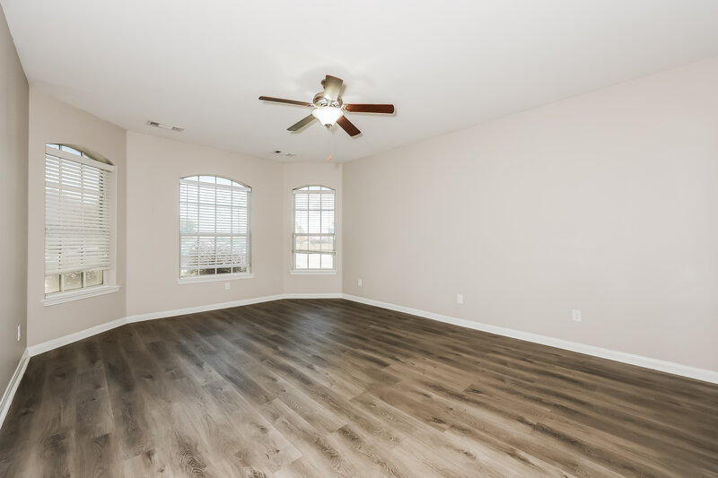 2,540/Mo, 4268 Tower Ln Crowley, TX 76036 Main Bedroom View