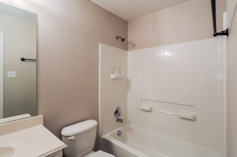 2,270/Mo, 1240 Round Pen Run Haslet, TX 76052 Bathroom View