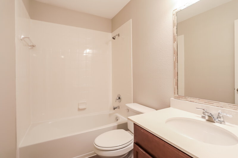 2,170/Mo, 1420 N Houston St Royse City, TX 75189 Bathroom View