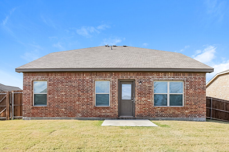 2,170/Mo, 1420 N Houston St Royse City, TX 75189 Rear View
