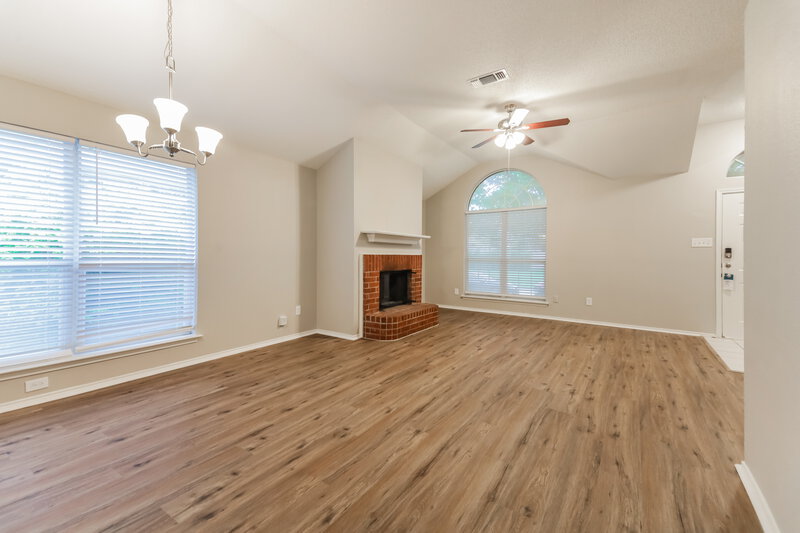2,015/Mo, 2632 Bent Brook Dr Mesquite, TX 75181 Dining Room View 2