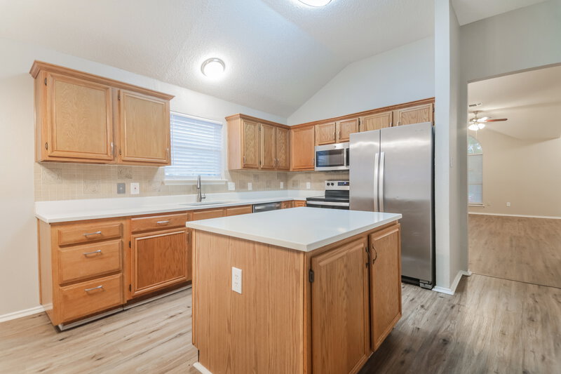 2,015/Mo, 2632 Bent Brook Dr Mesquite, TX 75181 Kitchen View 2