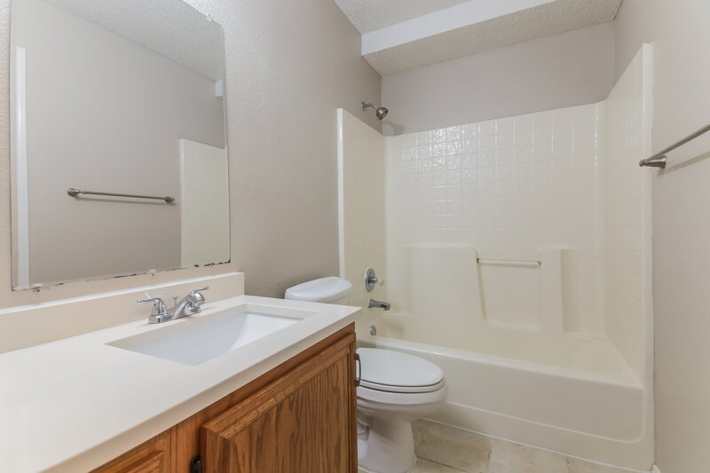 2,015/Mo, 2632 Bent Brook Dr Mesquite, TX 75181 Bathroom View