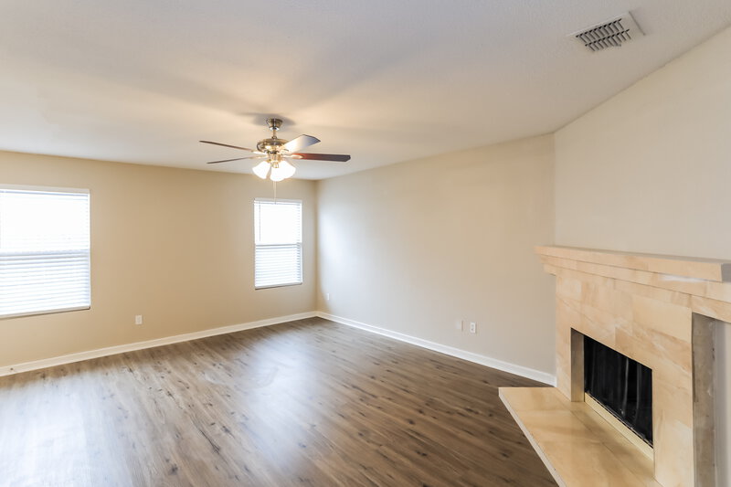 2,395/Mo, 8764 Stonebriar Ln Fort Worth, TX 76123 Living Room View