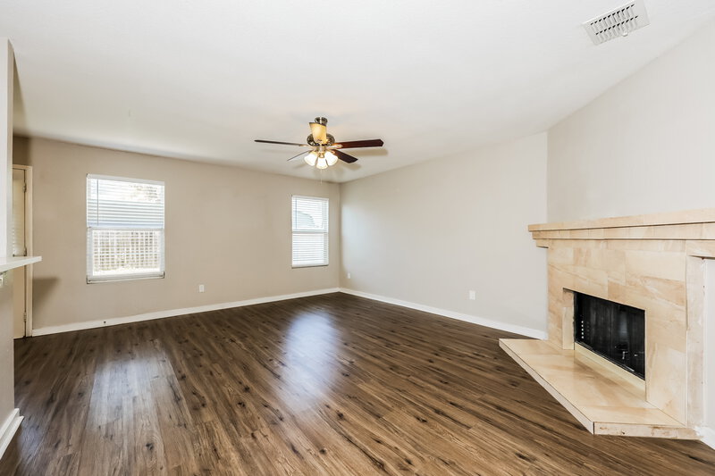 2,300/Mo, 8764 Stonebriar Ln Fort Worth, TX 76123 Living Room View 2