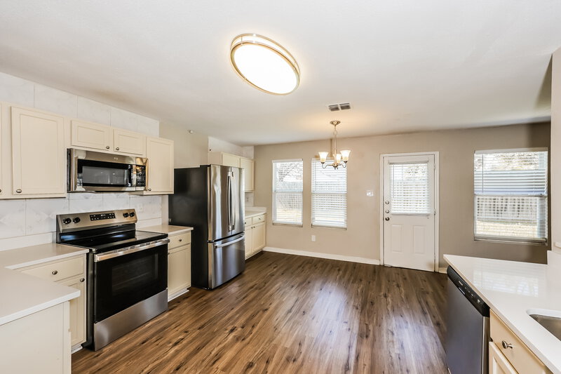 2,300/Mo, 8764 Stonebriar Ln Fort Worth, TX 76123 Kitchen View