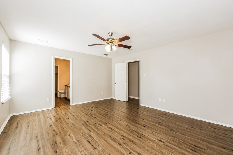 2,300/Mo, 8764 Stonebriar Ln Fort Worth, TX 76123 Main Bedroom View 2