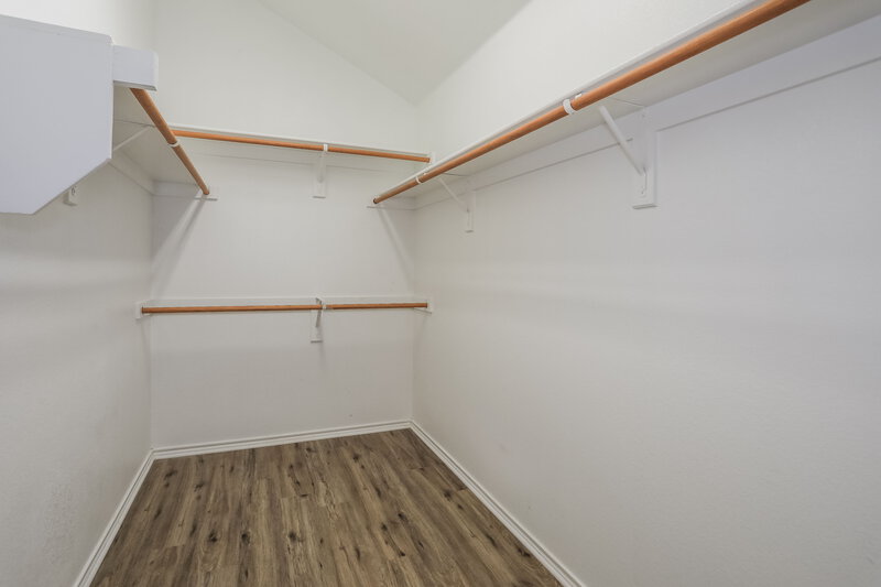 2,295/Mo, 4720 Fox Sedge Ln Denton, TX 76208 Walk In Closet View
