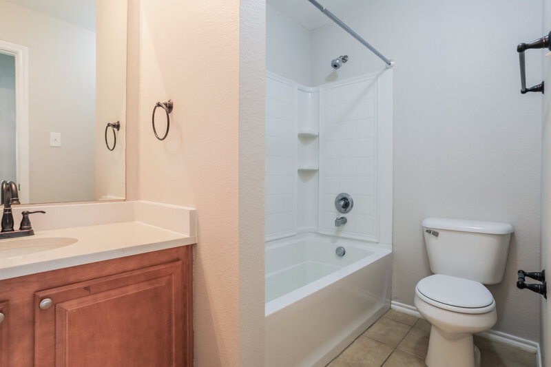 2,295/Mo, 4720 Fox Sedge Ln Denton, TX 76208 Bathroom View
