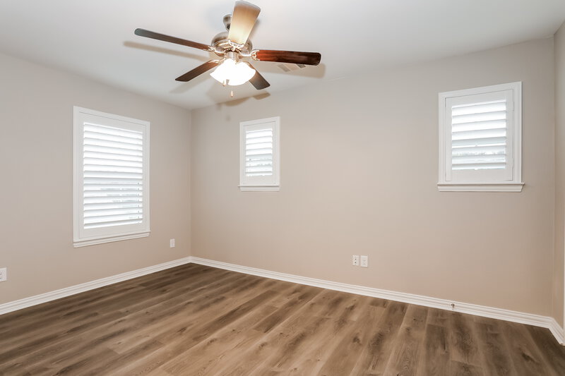 2,235/Mo, 2607 Cypress Point Dr Dallas, TX 75253 Main Bedroom View