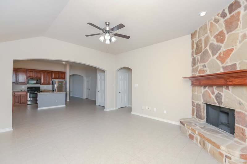 2,415/Mo, 9241 Barbara Dr Fort Worth, TX 76108 Living Room View