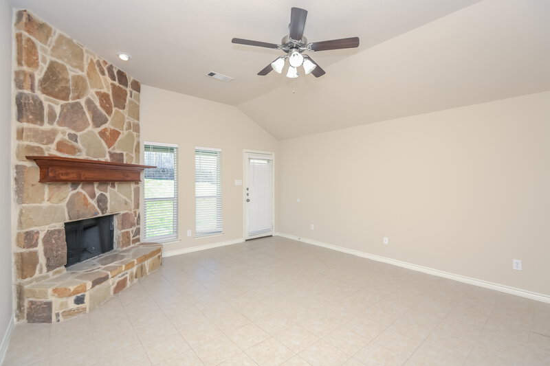 2,415/Mo, 9241 Barbara Dr Fort Worth, TX 76108 Living Room View 2