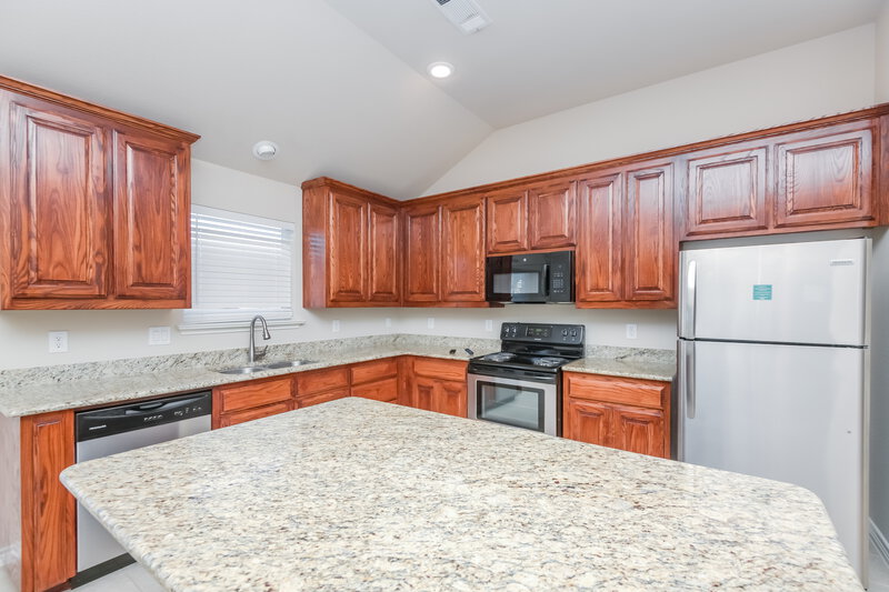 2,415/Mo, 9241 Barbara Dr Fort Worth, TX 76108 Kitchen View