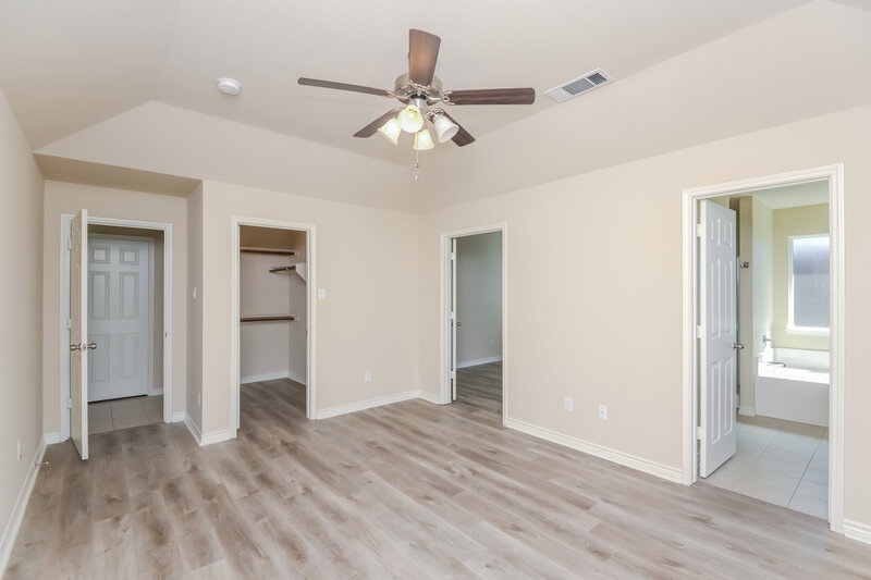 2,415/Mo, 9241 Barbara Dr Fort Worth, TX 76108 Main Bedroom View 2