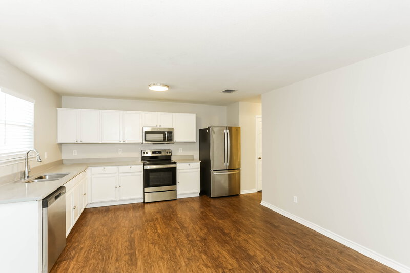 2,650/Mo, 7953 Meadow Spring Ln Fort Worth, TX 76120 Kitchen View