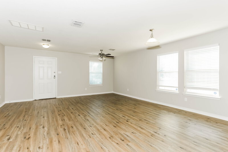 2,650/Mo, 7953 Meadow Spring Ln Fort Worth, TX 76120 Family Room View