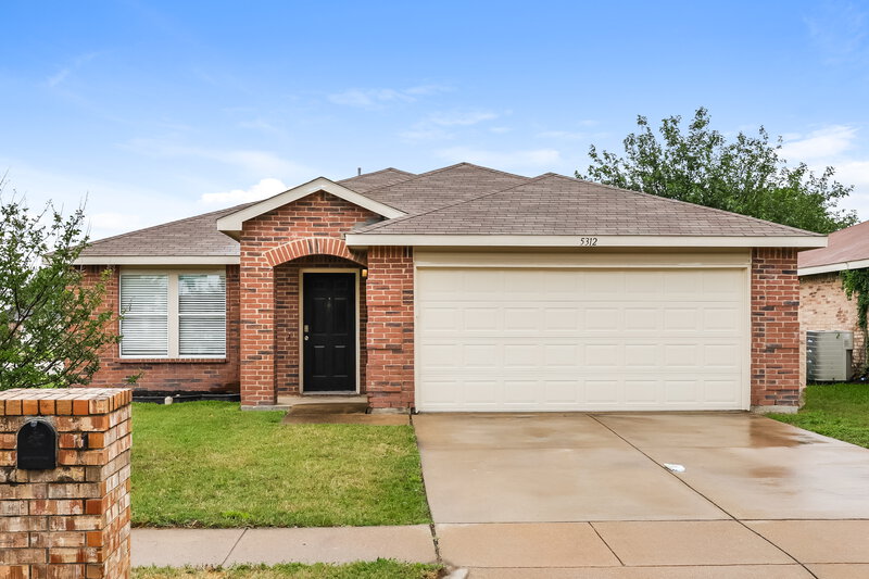 2,065/Mo, 5312 Newcastle Ln Fort Worth, TX 76135 External View