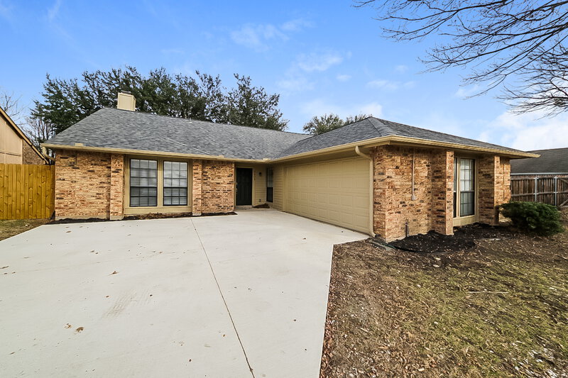2,245/Mo, 6808 Sunnybank Dr Fort Worth, TX 76137 Front View