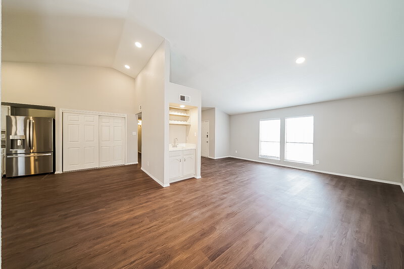2,245/Mo, 6808 Sunnybank Dr Fort Worth, TX 76137 Living Room View