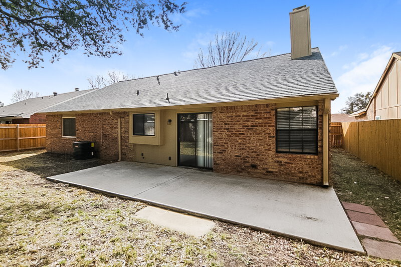 2,245/Mo, 6808 Sunnybank Dr Fort Worth, TX 76137 Rear View 2
