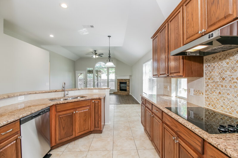 2,770/Mo, 6917 Crenshaw Ln Denton, TX 76210 Kitchen View 2