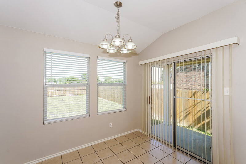 2,285/Mo, 1113 Glencoe Dr Glenn Heights, TX 75154 Dining Room View