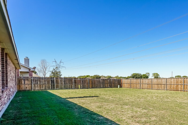 2,285/Mo, 1113 Glencoe Dr Glenn Heights, TX 75154 Backyard View