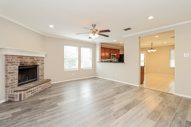 1,885/Mo, 2513 Buffalo Run Burleson, TX 76028 Living Room View 2