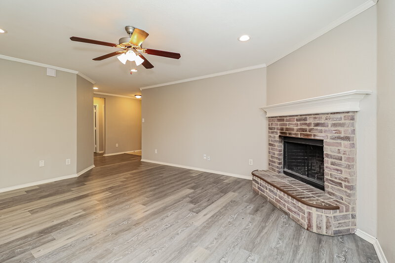 1,885/Mo, 2513 Buffalo Run Burleson, TX 76028 Living Room View 3