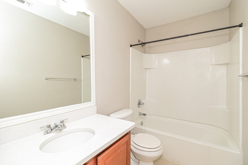 1,885/Mo, 2513 Buffalo Run Burleson, TX 76028 Bathroom View