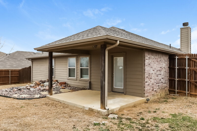 2,040/Mo, 2513 Buffalo Run Burleson, TX 76028 Rear View