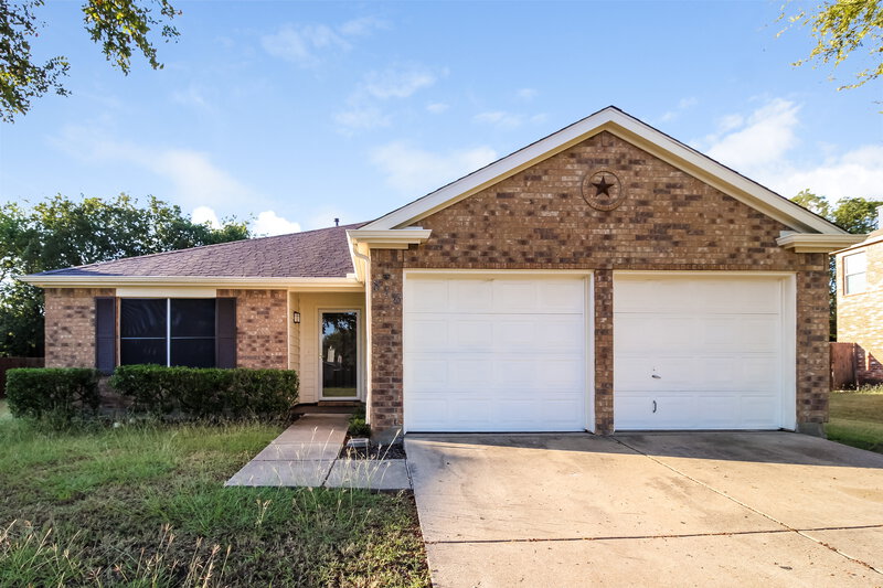 2,240/Mo, 816 Breanna Way Glenn Heights, TX 75154 External View
