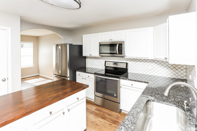 1,965/Mo, 6616 Sierra Madre Dr Fort Worth, TX 76179 Kitchen View