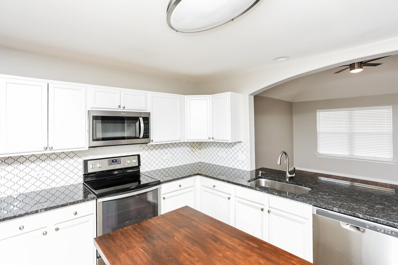 1,965/Mo, 6616 Sierra Madre Dr Fort Worth, TX 76179 Kitchen View 2