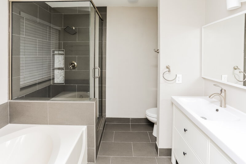 1,965/Mo, 6616 Sierra Madre Dr Fort Worth, TX 76179 Main Bathroom View