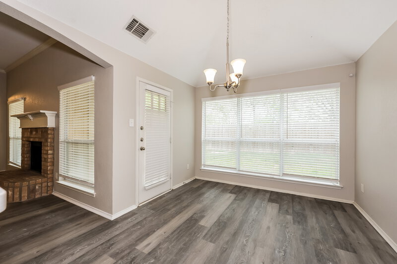 1,960/Mo, 721 Mesa Vista Dr Crowley, TX 76036 Dining Room View