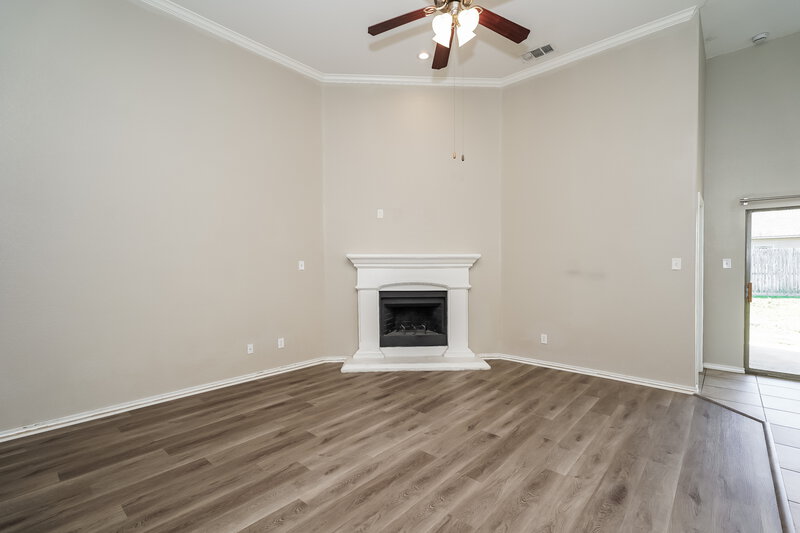 0/Mo, 3205 Stonecrop Trl Argyle, TX 76226 Living Room View
