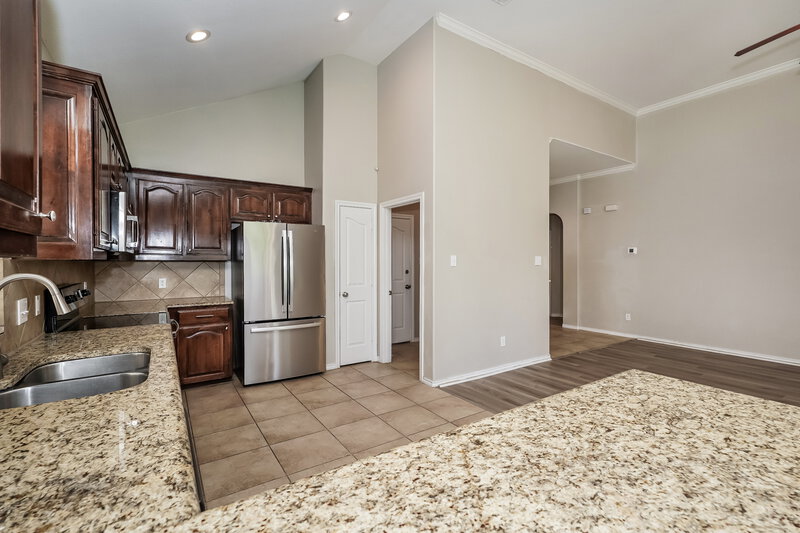 0/Mo, 3205 Stonecrop Trl Argyle, TX 76226 Kitchen View