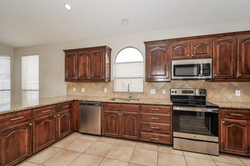 0/Mo, 3205 Stonecrop Trl Argyle, TX 76226 Kitchen View 2