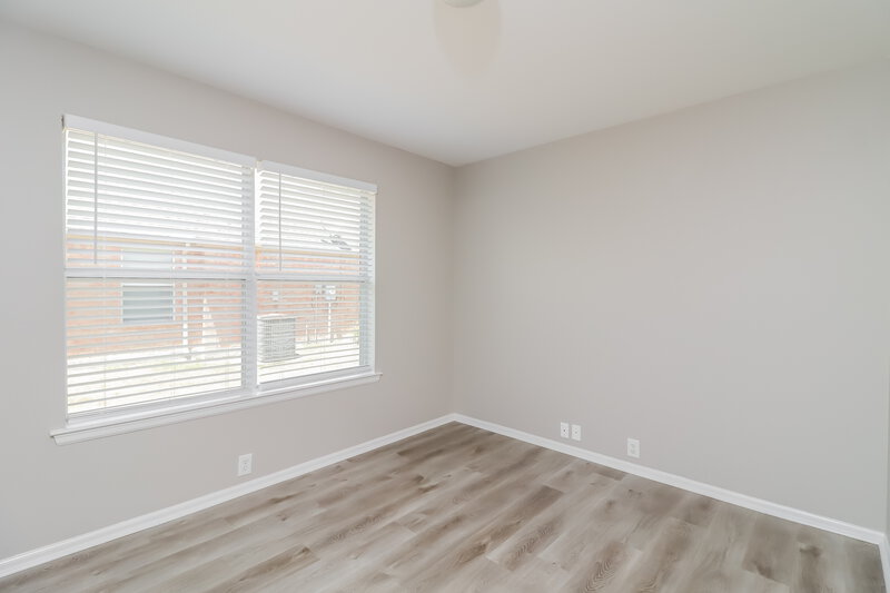 2,455/Mo, 718 Reindeer Dr Midlothian, TX 76065 Living Room View 3