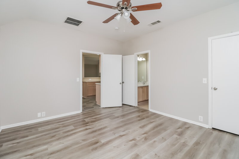 2,455/Mo, 718 Reindeer Dr Midlothian, TX 76065 Main Bedroom View 2