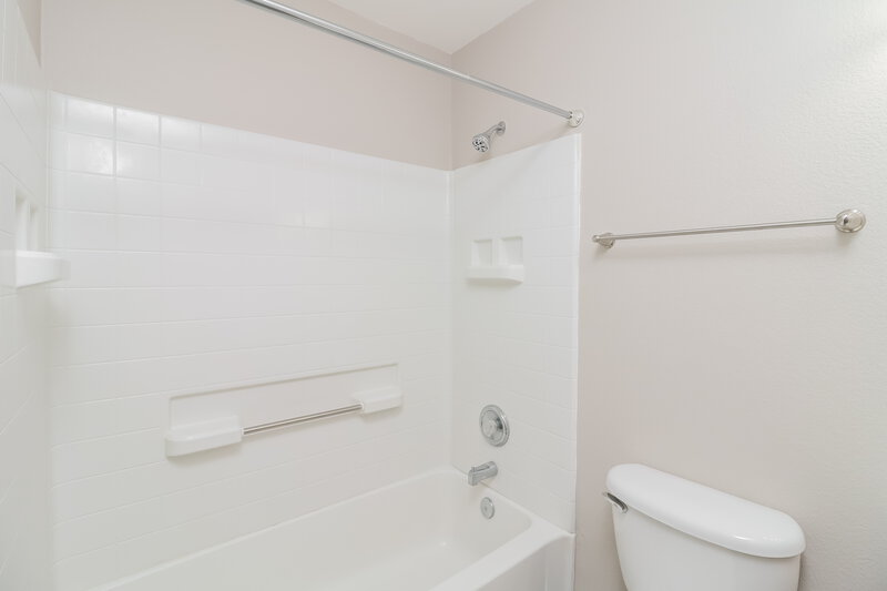 2,455/Mo, 718 Reindeer Dr Midlothian, TX 76065 Bathroom View