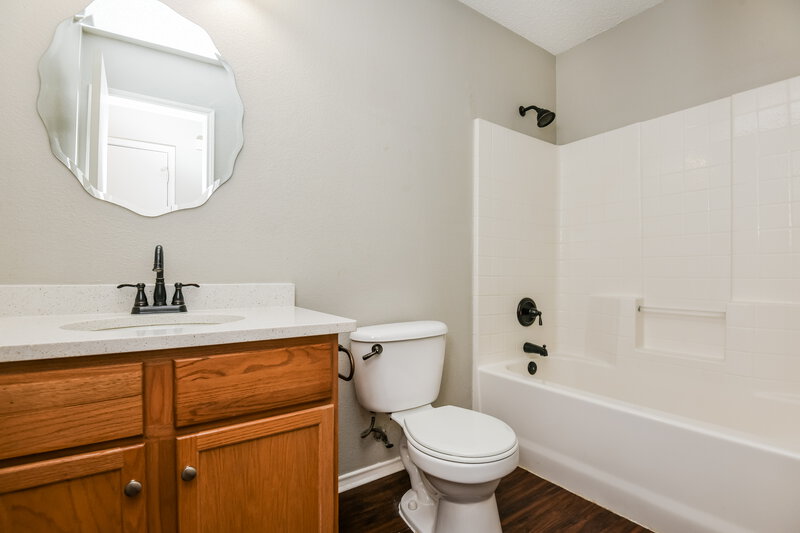 2,060/Mo, 3500 Lasso Rd Roanoke, TX 76262 Bathroom View