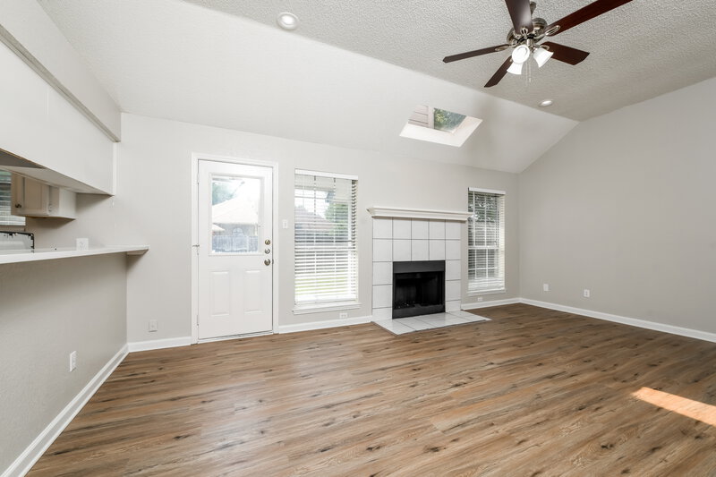 2,200/Mo, 7333 Amber Dr Watauga, TX 76148 Living Room View 4