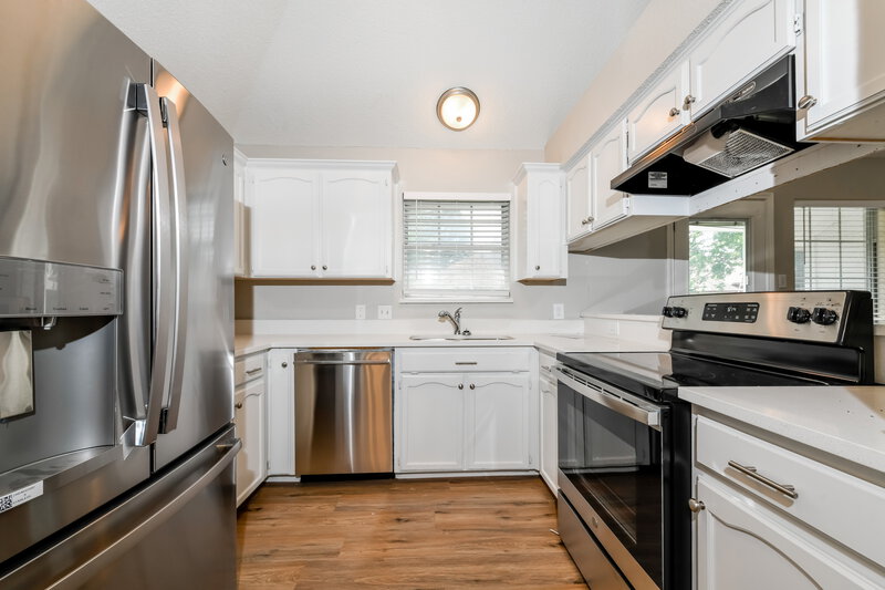 2,200/Mo, 7333 Amber Dr Watauga, TX 76148 Kitchen View 2