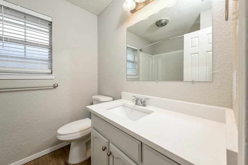 2,200/Mo, 7333 Amber Dr Watauga, TX 76148 Bathroom View