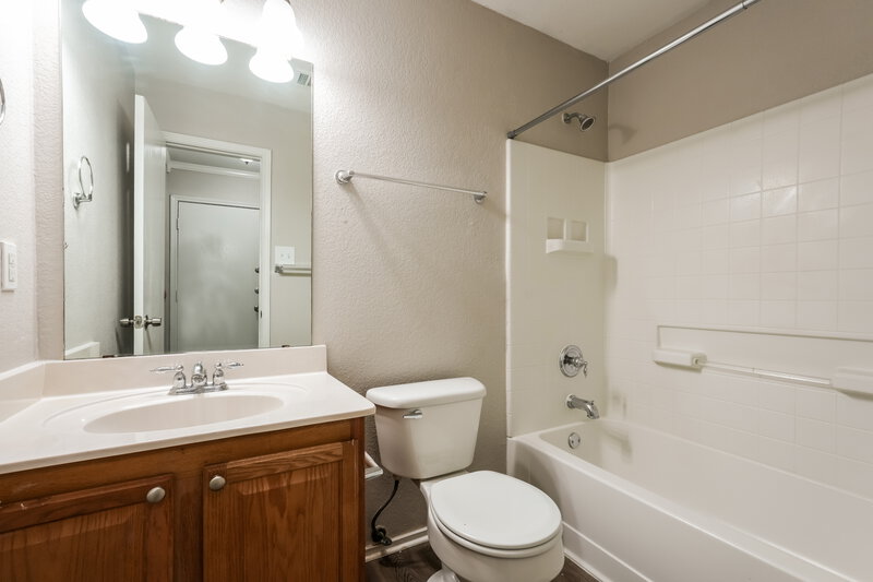 2,305/Mo, 2108 Biggs St Fort Worth, TX 76177 Bathroom View