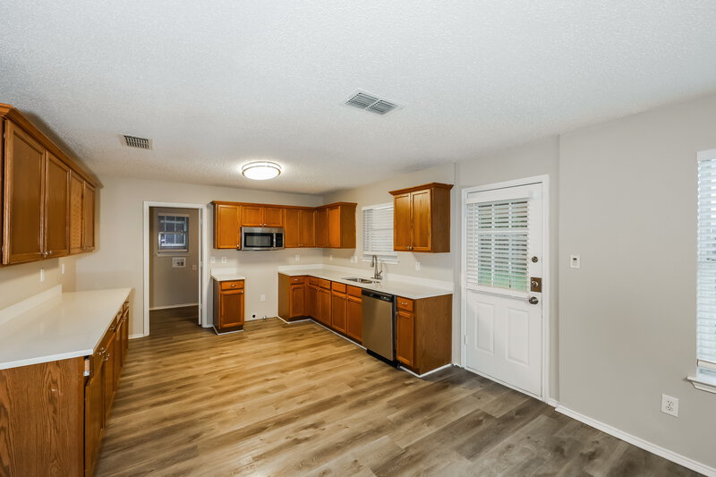 2,445/Mo, 2616 Big Spring Dr Fort Worth, TX 76120 Kitchen View
