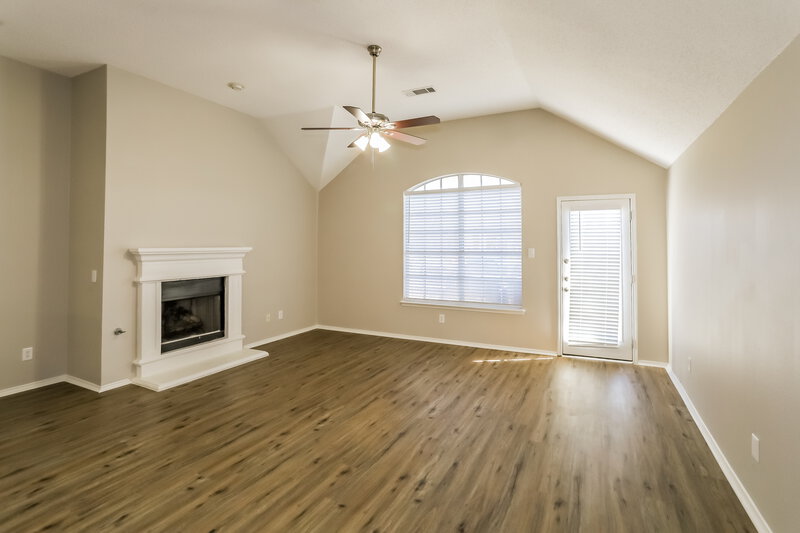 2,440/Mo, 7800 Park Run Rd Fort Worth, TX 76137 Living Room View 2