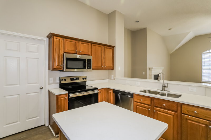 2,440/Mo, 7800 Park Run Rd Fort Worth, TX 76137 Kitchen View 2